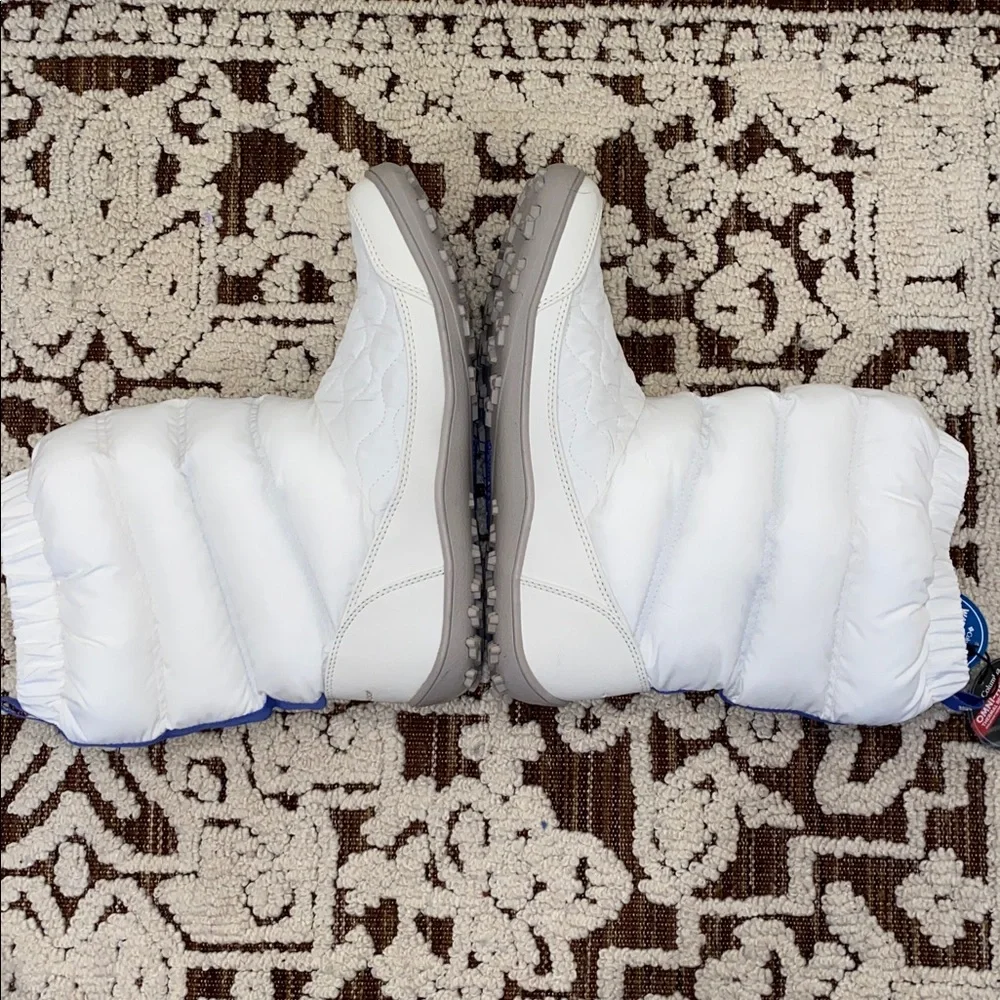 Columbia Minx Slip IV white winter snow boots, size 9.5